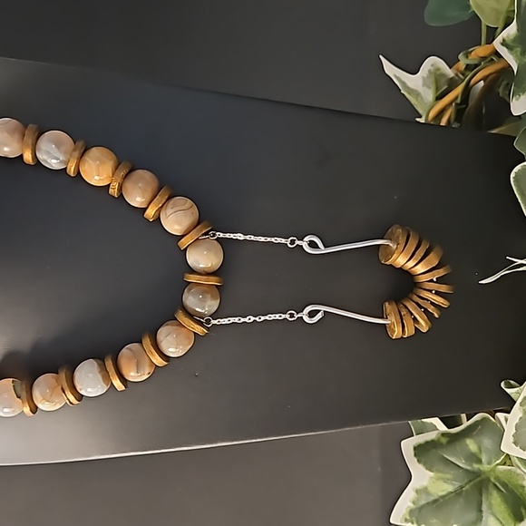 Agate Stone Necklace with Wood Spacers - Picture 2 of 4